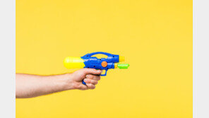 익산 편의점서 총으로 위협한 강도 잡고보니 ‘장난감 총’