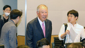 전경련 임시총회 개막…류진 회장 “책임감 무거워, 최선 다할 것”