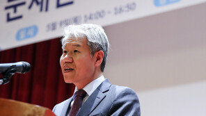 ‘월성원전 불법 가동중단’ 김수현 전 靑 정책실장, 재판서 혐의 부인