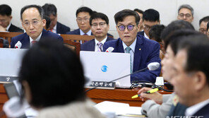 ‘잼버리’ 공방…여 “새만금 개발에 이용” 야 “정부가 책임 떠넘겨”