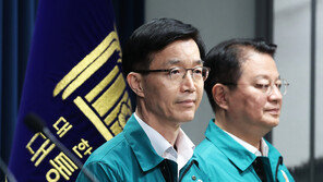 윤 대통령 “국정의 중심은 경제”…기재부 출신들 중용한 이유