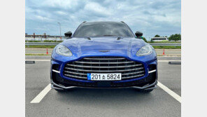 [시승기] 슈퍼카 성능에 SUV 공간 실용성까지...'애스턴마틴 DBX707'