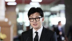 한동훈 “이재명 수사, 판 잘깔면 이기는 화투냐”…野 ‘檢 꽃놀이패’ 주장 비판