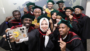 “우리 졸업했어요” 