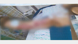 “경찰, 60대 연행하며 헤드록 걸고 목 짓눌러…의식불명”