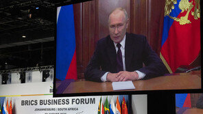 푸틴, 브릭스서 “탈달러화 탄력…되돌릴 수 없는 흐름”