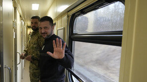 젤렌스키, 유럽 순방 뒤 “전투기, 장갑차 확보…흑해 수송로 논의”