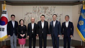 尹 “다양한 전문 분야의 법조인 양성 위한 정책 검토”