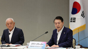 尹, 국민통합위 1주년에 “자유·인권·법치 보편가치 확산 당부”