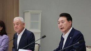 尹 “시대착오적 투쟁·사기적 이념에 굴복하는 건 진보 아니다”