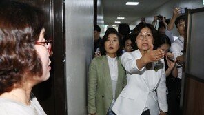 국회 여가위, 김현숙 불참에 파행…“장관 어딨나” 화장실 추격전까지