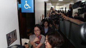 국회 간 여가부 장관, 잼버리 질의는 불참 野, 화장실까지 뒤져