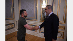 젤렌스키, 튀르키예 외무장관과 흑해 곡물협정 복원 논의