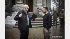 존슨 전 英총리 “프리고진 사망은 폭력적 청산”…푸틴 배후설 주장