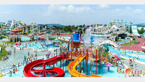 北 ‘평양 시민 인기’ 워터파크 소개하며… “그늘막도 김정은 작품”