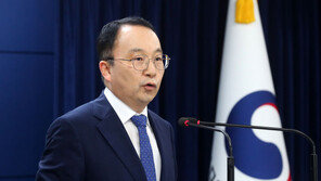 통일부 “북한, 국경 제한적 개방…전면 개방 지켜봐야”