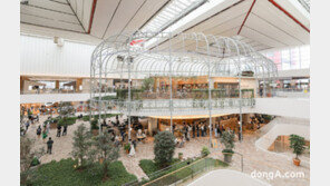 더현대서울, 30개월 만에 1억 명 방문… 올해 매출 1兆 달성 전망