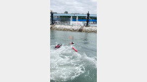 “발 헛디뎌” 인천 월미도 바다에 10대 빠져…6분만에 구조