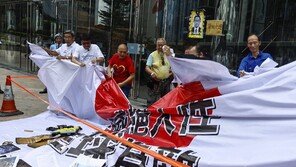 中, 일본인 학교에 돌 투척… 日, 中대사 불러 “안전 확보” 요구 