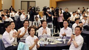 친명 “똘똘 뭉쳐 尹과 맞서 싸울때”… 비명 “이재명, 인당수 뛰어들어야”