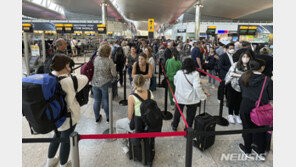 영국, 관제시스템 장애로 항공대란…항공편 대규모 결항·지연