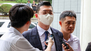 ‘1400억 분식회계’ 이상영 회장 구속심사…혐의 인정 질문에 묵묵부답