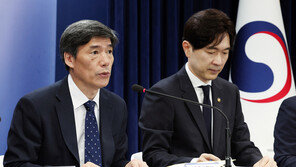 정부 “후쿠시마 방문, 항상 2주 한 번 가는 것 아냐…IAEA·일본 협의해야”