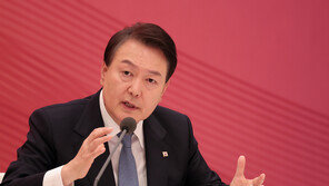 尹대통령 “스타트업 생태계, 정부 주도→민간 중심 과감히 바꿔야”