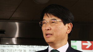 ‘보좌관 성추행’ 의혹 박완주 의원 첫 재판서 혐의 부인…“진실 밝히겠다”