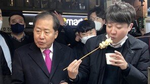 홍준표 “정치 참 비정, 이준석 저렇게 홀대하면 안 돼…치맥 축제 오라했다”