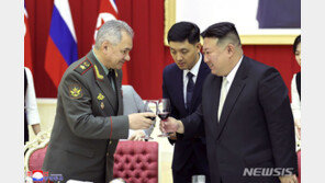 美 “푸틴·김정은, 친서 주고받아…무기 거래 활발 진전”