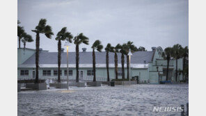 美 플로리다 강타한 태풍 ‘이달리아’ 위력…“지구 온난화가 키웠다”