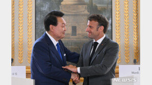 이번엔 ‘프랑스판 IRA’…韓 전기차, 유럽서 설 땅 잃나