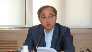 통일차관 “일부 지자체 무리한 대북사업 추진…질서 확립할 것”