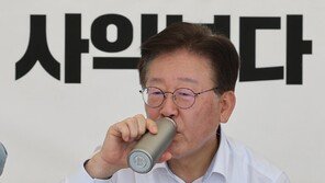 [단독] ‘촛불’ 들고 거리로 나가는 민주당, 또 ‘동원령’ 논란