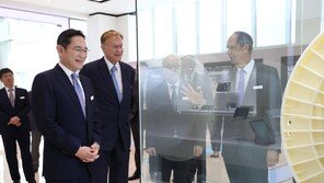 이재용 “50년전 삼성 손잡아 준 코닝…세상에 없는 기술 함께 만들자”