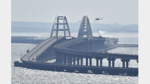 러 “크름대교 공격 시도 우크라 무인 반잠수정 3대 파괴”