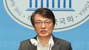 말싸움만 하는 여야, 대변인부터 줄여라 [김지현의 정치언락]