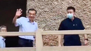 리커창 등장에… 반긴 中국민, 외면한 中매체