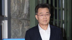 출소한 김만배 “尹, 수사무마 영향력 있는 위치 아니었다”