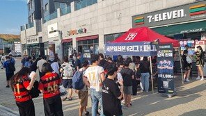 ‘축덕’ 사로잡은 콜렉팅 포토카드… 출시 6일 만에 70만 팩 팔렸다