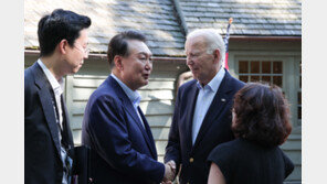 윤 대통령, G20서 바이든 만나…“캠프 데이비드 환대에 감사”