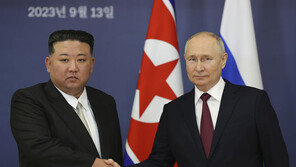 김정은-푸틴 만찬서 건배…“북러 전략적 협력 강화”