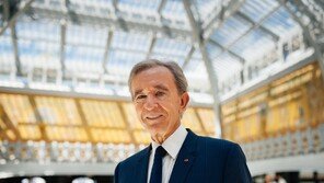 루이뷔통 회장 “꼭 내 자식에 회사 물려줄 필요 없어…외부인 가능”