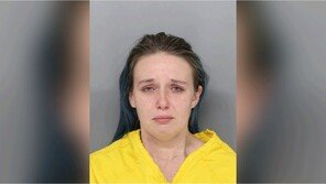 “잠깐 졸았는데”…욕조에 있는 3세 아들 익사시킨 美 20대 엄마