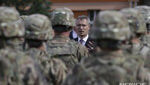 체코 프라하서 10만 명 반정부 시위… 美· 나토도 규탄