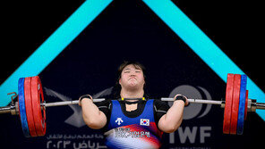 한국 女역도 첫 세계선수권 3관왕… 박혜정, ‘롤 모델’ 장미란 넘어섰다