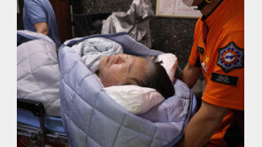 ‘병원이송’ 이재명, 생리식염수 투여 등 응급조치…회복치료