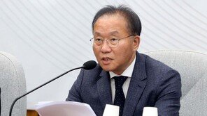 與 “이재명 단식 핑계로 도망가지 말고 영장심사 응하라”