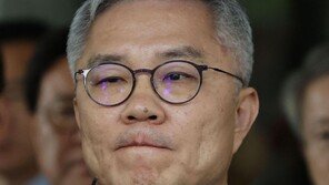 최강욱 3년8개월만에 유죄 확정… 임기 80% 채우고 의원직 상실 